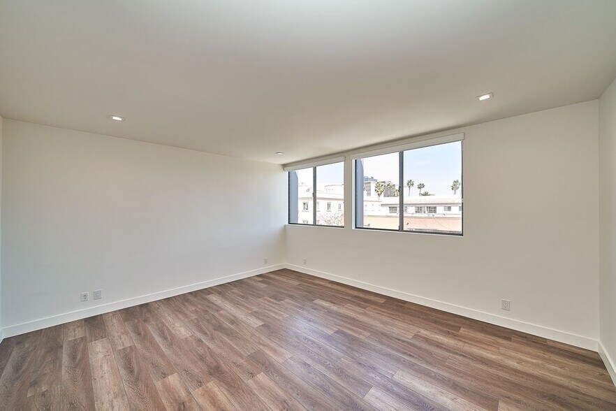 Building Photo - 145 S Maple Dr
