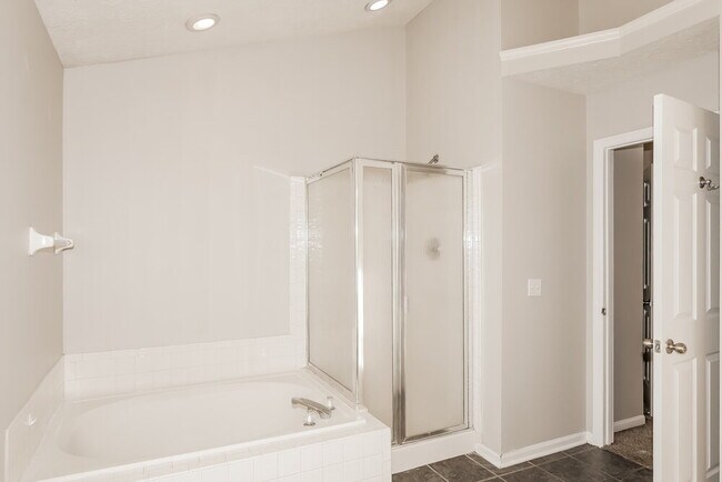 Building Photo - 401 Creekstone Dr