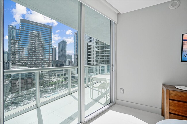 Building Photo - 475 Brickell Ave