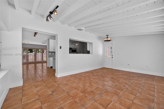 Building Photo - 12935 SW 81st Ave