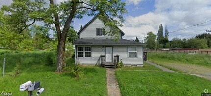 Building Photo - Serene 4 bedroom farmhouse in a quiet coun...