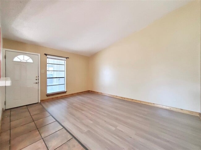 Building Photo - 2400 Berkett Dr