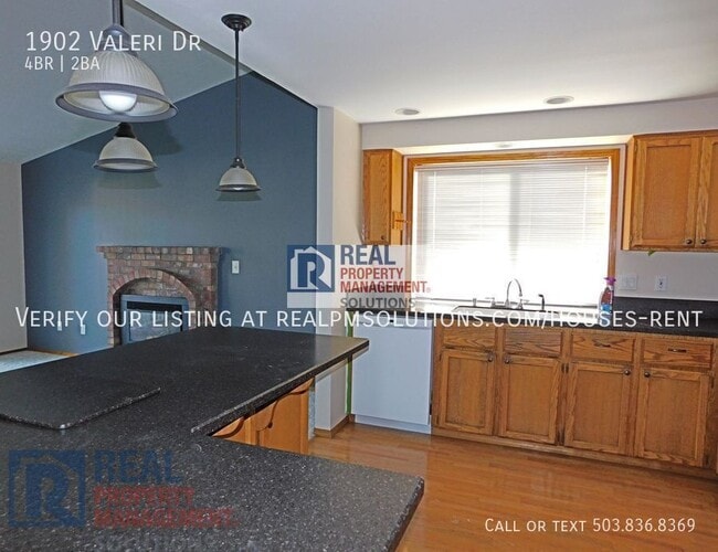 Building Photo - 1902 Valeri Dr