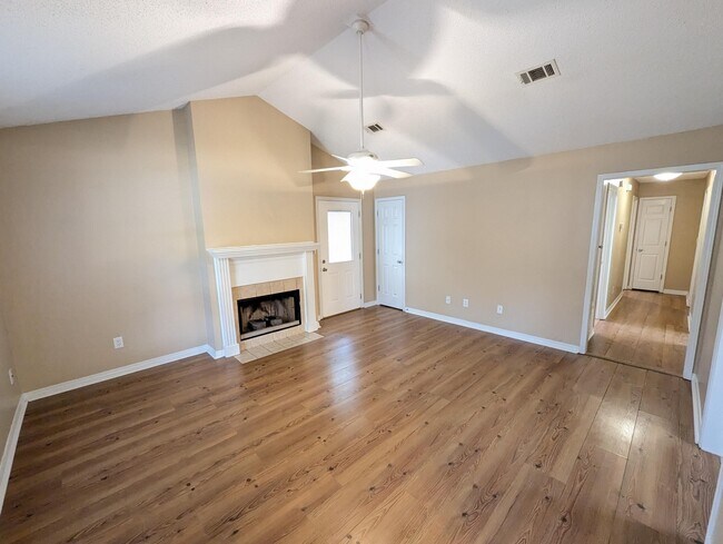 Building Photo - 2625 Weeping Willow Ln