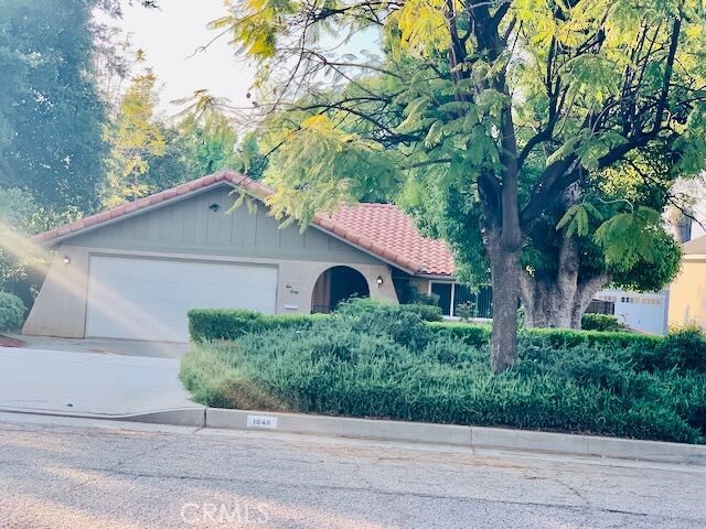 Primary Photo - 1040 Walnut Ave