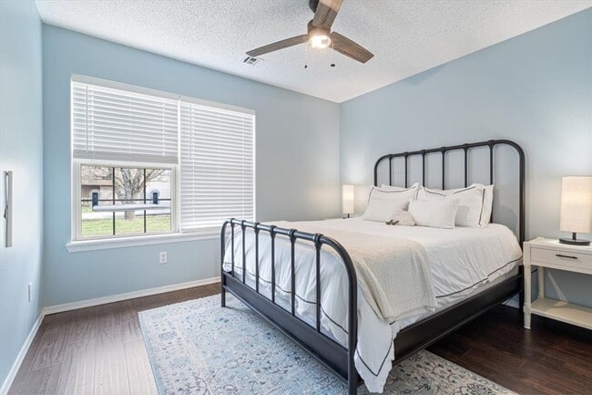 Building Photo - 9 Jordan Ln