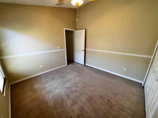 Building Photo - 16567 Cedar Run Dr