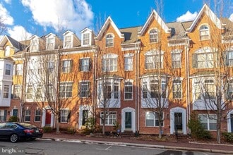 Building Photo - 5059 Kilburn St