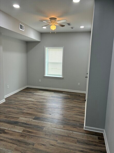 Building Photo - 1745 W Passyunk Ave