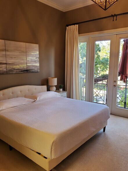 Building Photo - 4907 Bayshore Blvd