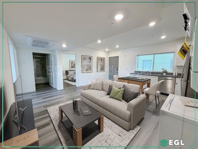 Interior Photo - 10505 Hawthorne