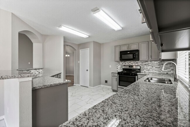 Building Photo - 20418 Cherry Haven Cir