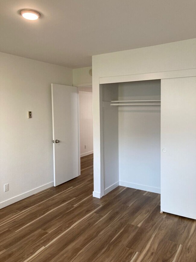 Building Photo - 3811 Green Ave