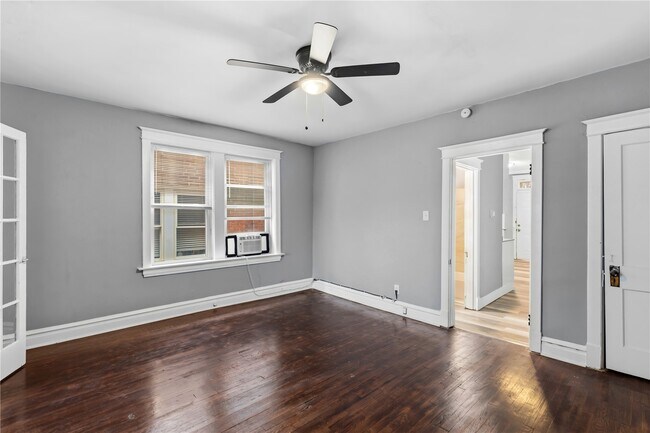 Building Photo - 4234 Dewey Ave