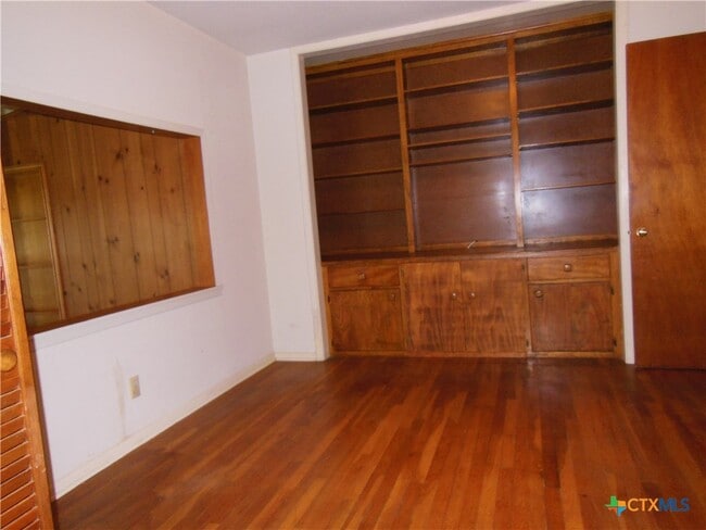 Building Photo - 391 Oakcrest Dr