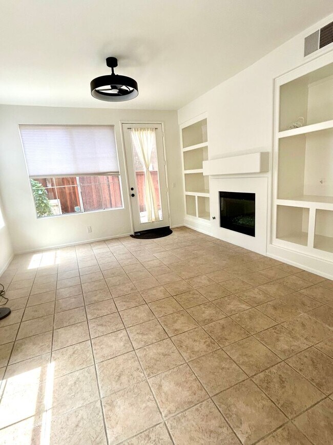 Building Photo - Enjoy this Resort Style Living