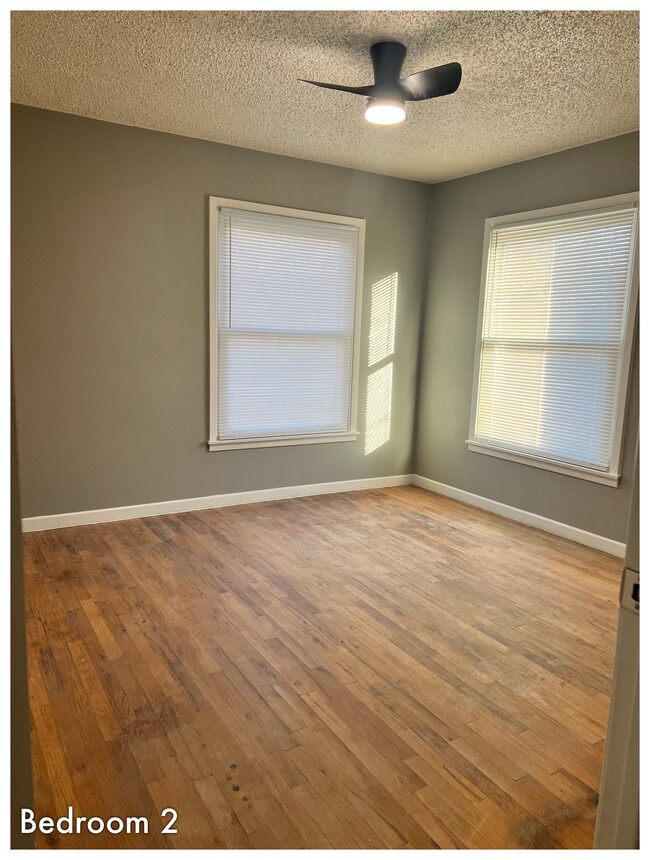 Building Photo - 226 E Murray St