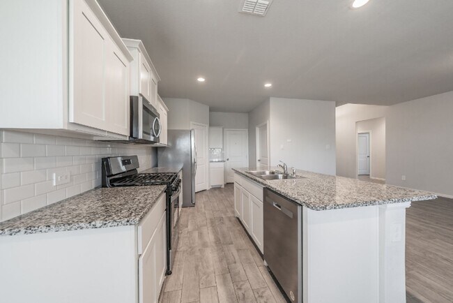 Building Photo - 8637 Centerboard Ln