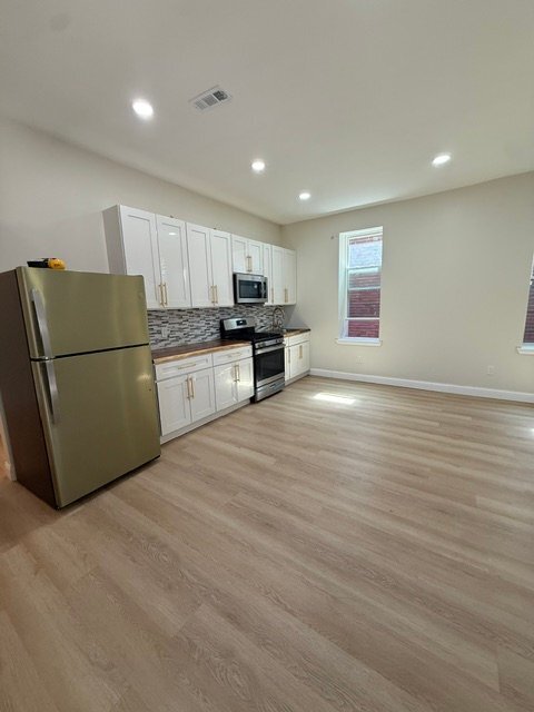 Building Photo - 4118 S Compton Ave