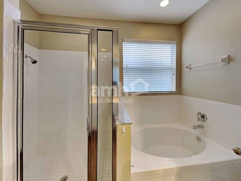 Building Photo - 3124 Shady Lily Ln