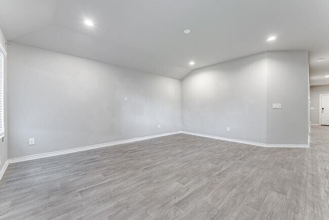 Building Photo - 4405 Montage Blvd