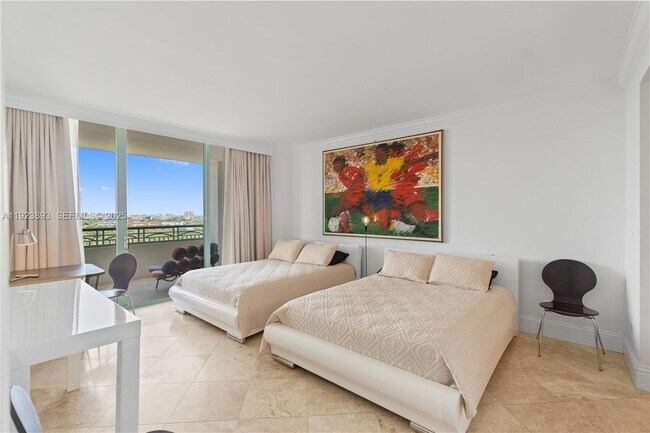 Building Photo - 3400 SW 27th Ave