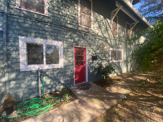 Building Photo - 4059 Ridge St