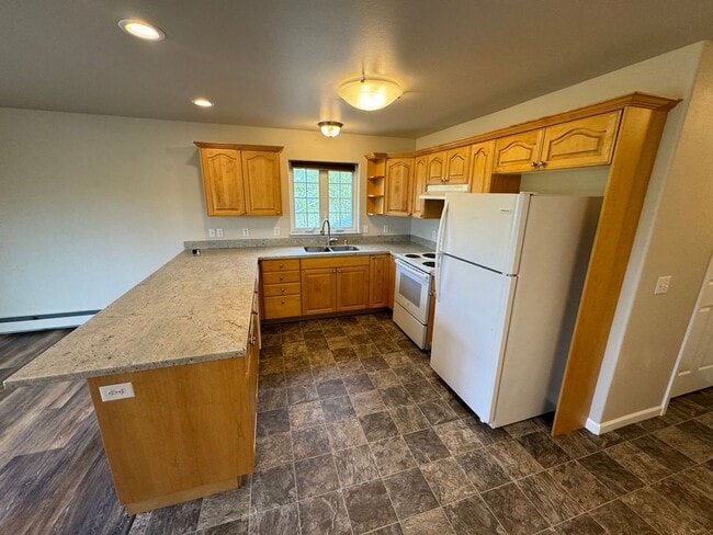 Building Photo - 8064 W Donna Marie Ln
