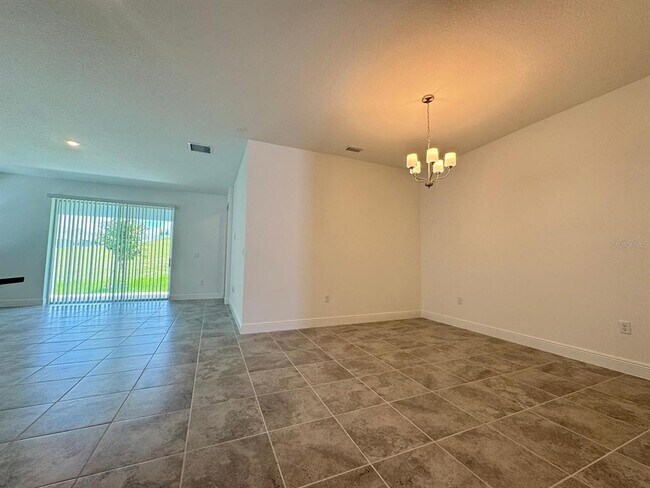 Building Photo - 2041 Axel St