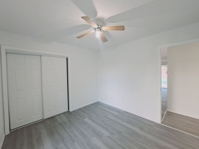 Building Photo - Amazing 3/2 with Garage Conversion Ready For Move In