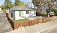 Building Photo - 4059 Vineyard Ave