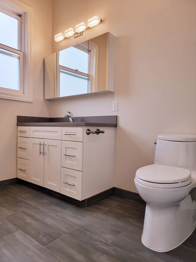 Building Photo - Broadwell, LLC (Broadway-Powell)