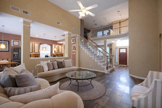 Building Photo - 3803 Shadow Royal Dr