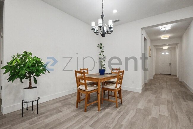 Building Photo - 12743 Blueblanc Way