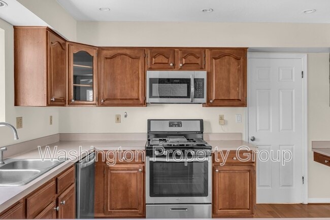 Building Photo - 5602 Grouper Ct