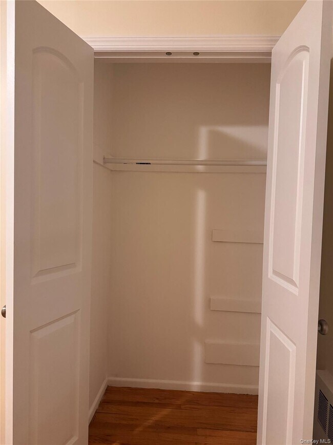 Building Photo - 62 Warwick Rd