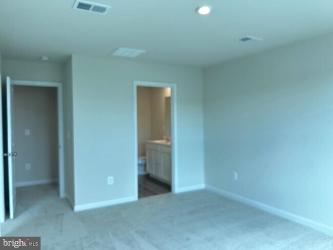 Building Photo - 3020 Silver Birch Ln