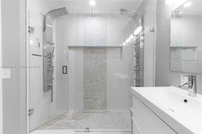 Building Photo - 8310 SW 45th St