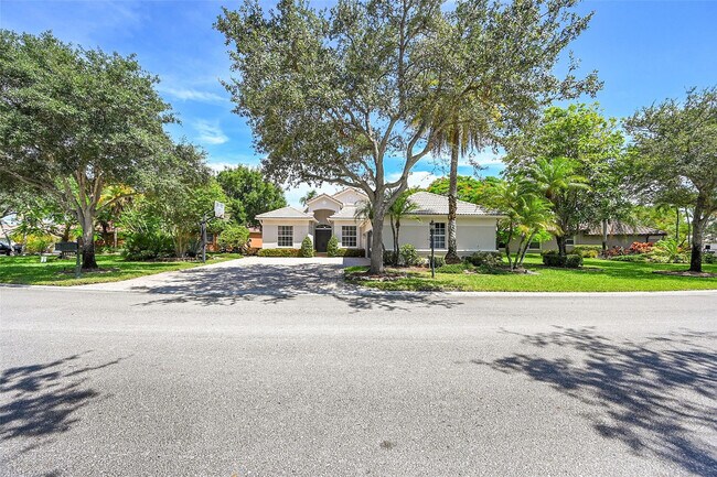 Building Photo - 11163 NW 69th Pl