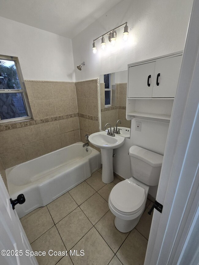 Building Photo - 513 N Georgia Ave