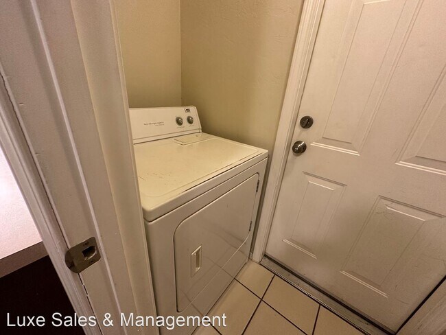 Building Photo - 3 br, 2 bath House - 1738 West Palm Place