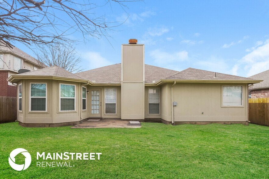 Building Photo - 2700 Forest Creek Dr