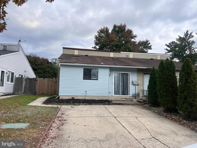 Building Photo - 388 Aldeberan Dr