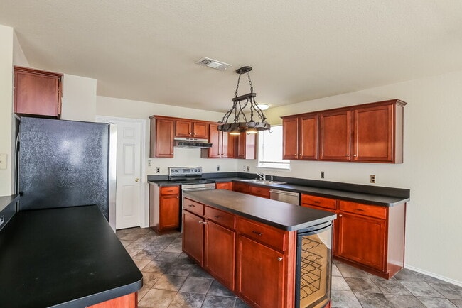 Building Photo - 2806 Jennie Wells Dr