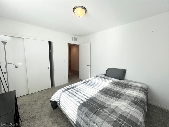 Building Photo - 5276 Sherwood Frst Ln