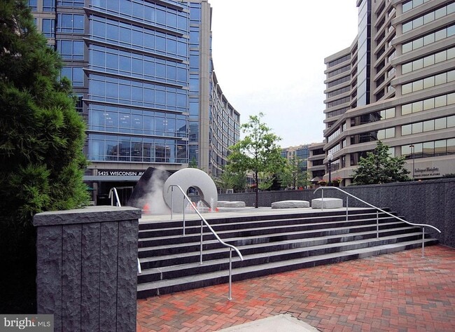 Building Photo - 4601 N Park Ave