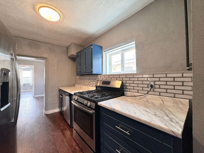 Building Photo - 3906 Tularosa Ave