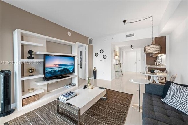 Building Photo - 465 Brickell Ave