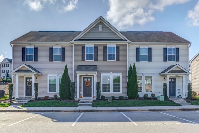 Building Photo - Luxury Townhome for rent!