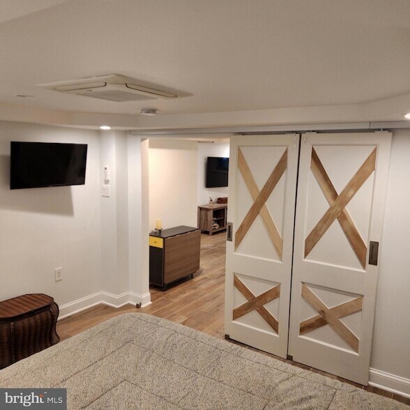 Building Photo - 4303 13th Pl NE